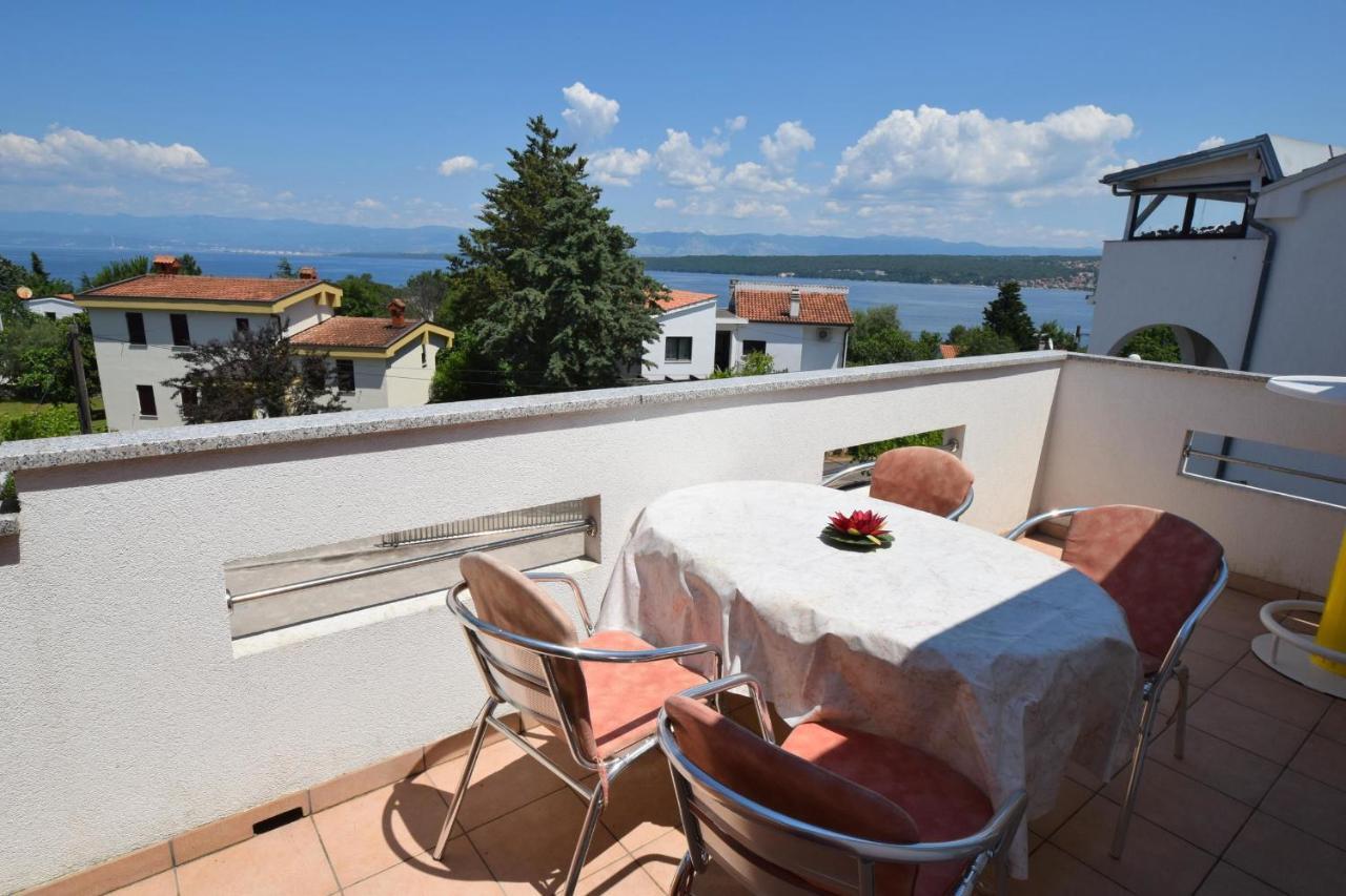 Apartments Gabrijel Malinska Esterno foto