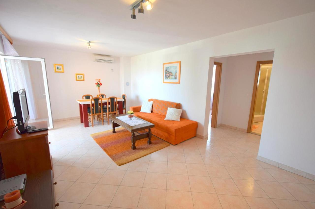 Apartments Gabrijel Malinska Esterno foto