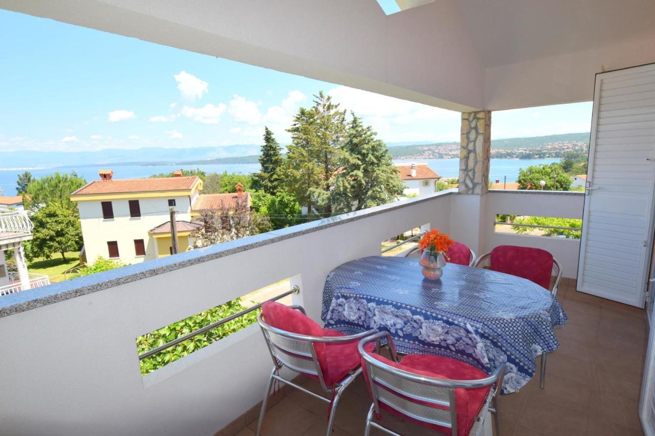Apartments Gabrijel Malinska Esterno foto
