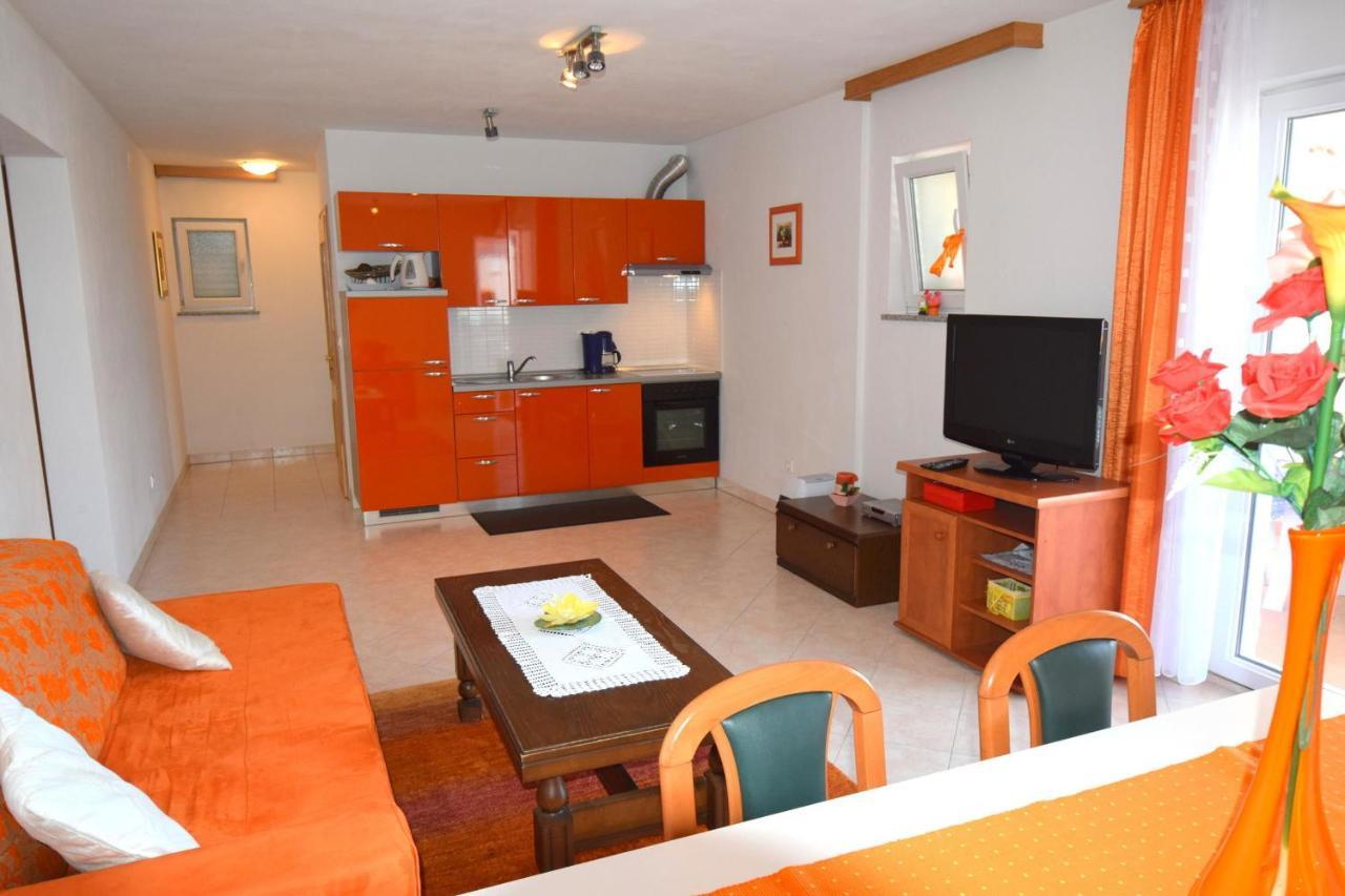 Apartments Gabrijel Malinska Esterno foto