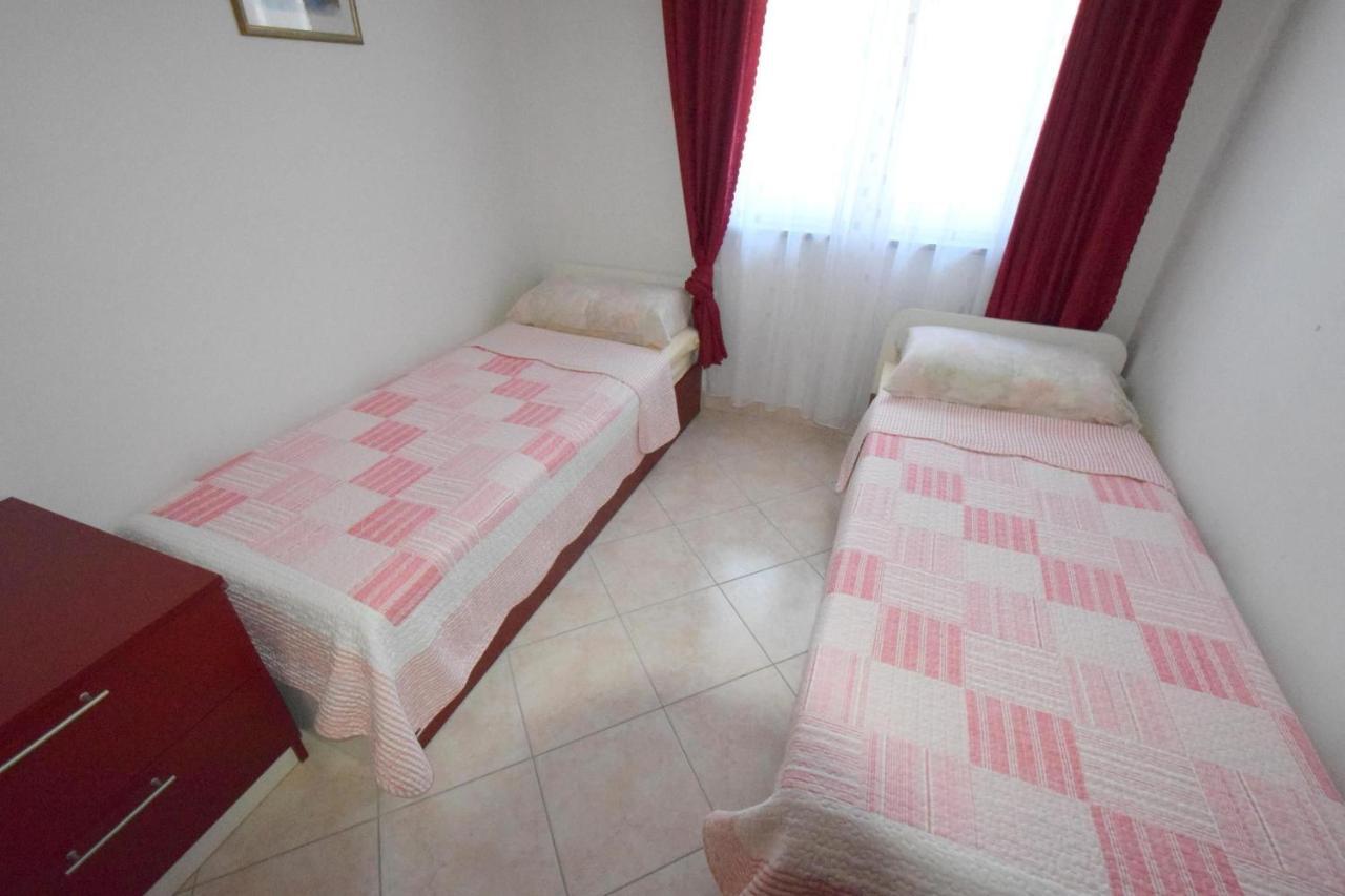 Apartments Gabrijel Malinska Esterno foto