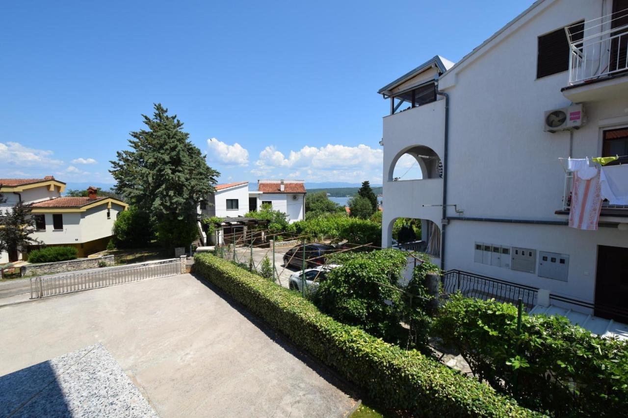 Apartments Gabrijel Malinska Esterno foto