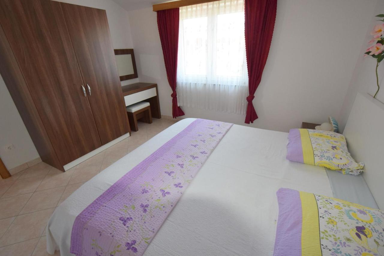 Apartments Gabrijel Malinska Esterno foto