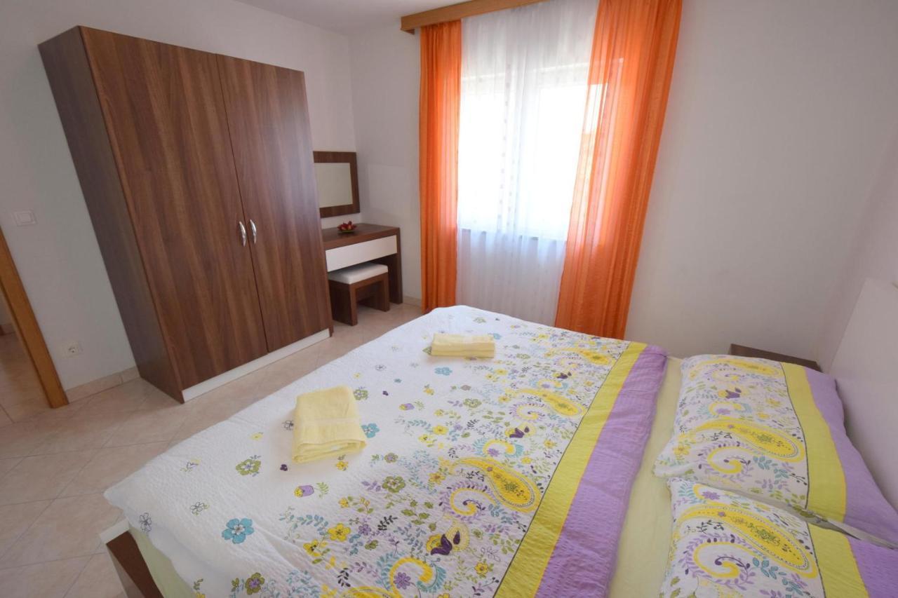 Apartments Gabrijel Malinska Esterno foto