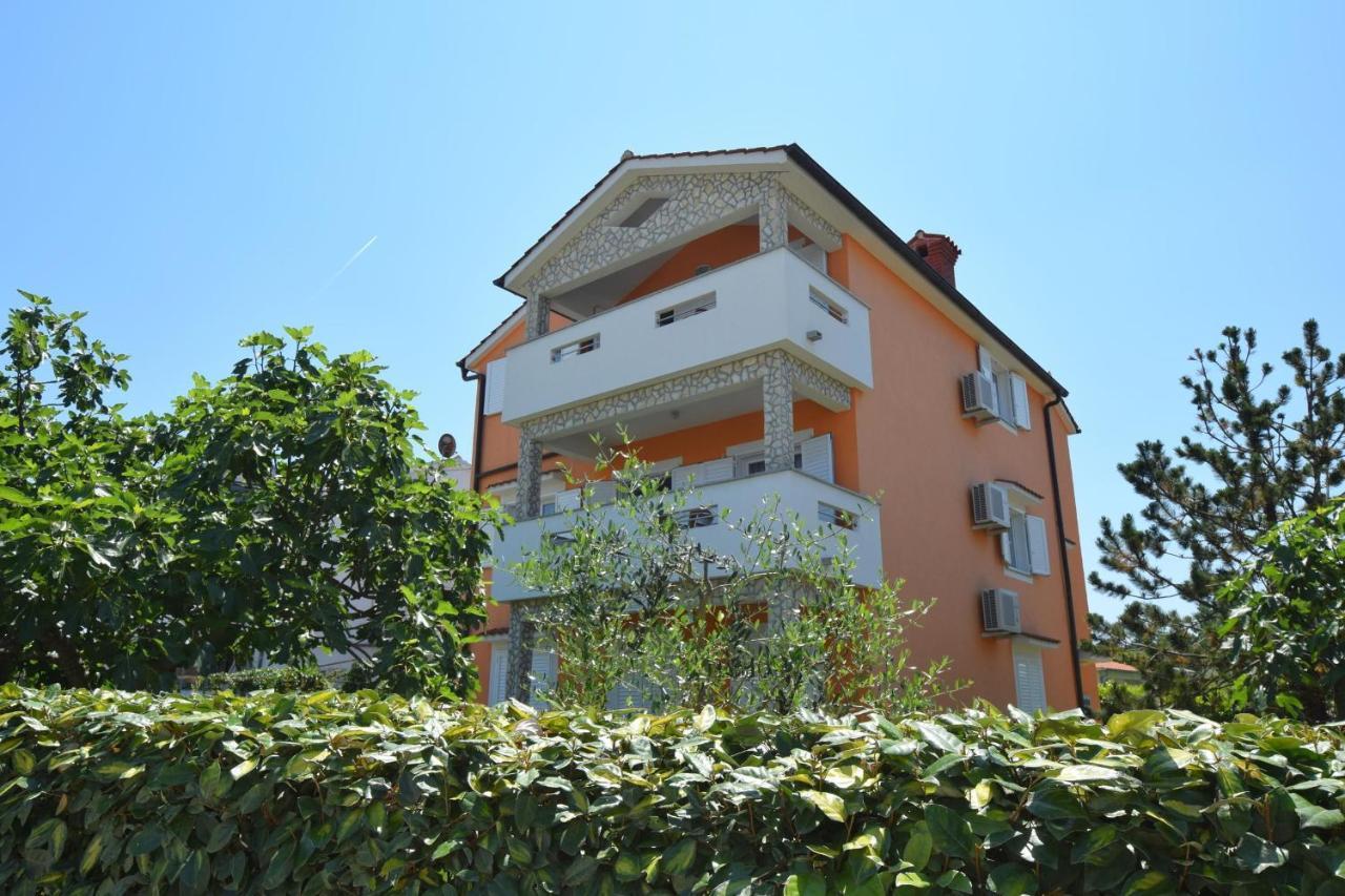 Apartments Gabrijel Malinska Esterno foto